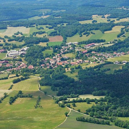 Le Champ Des Lys Hotel Amancey Bagian luar foto