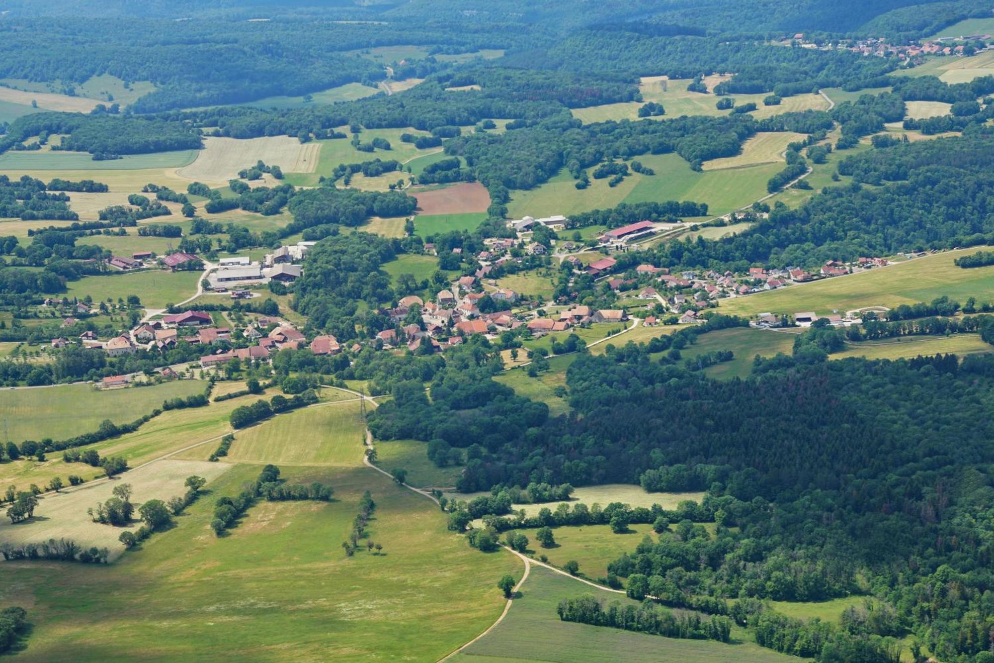 Le Champ Des Lys Hotel Amancey Bagian luar foto