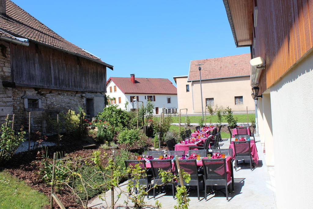 Le Champ Des Lys Hotel Amancey Bagian luar foto