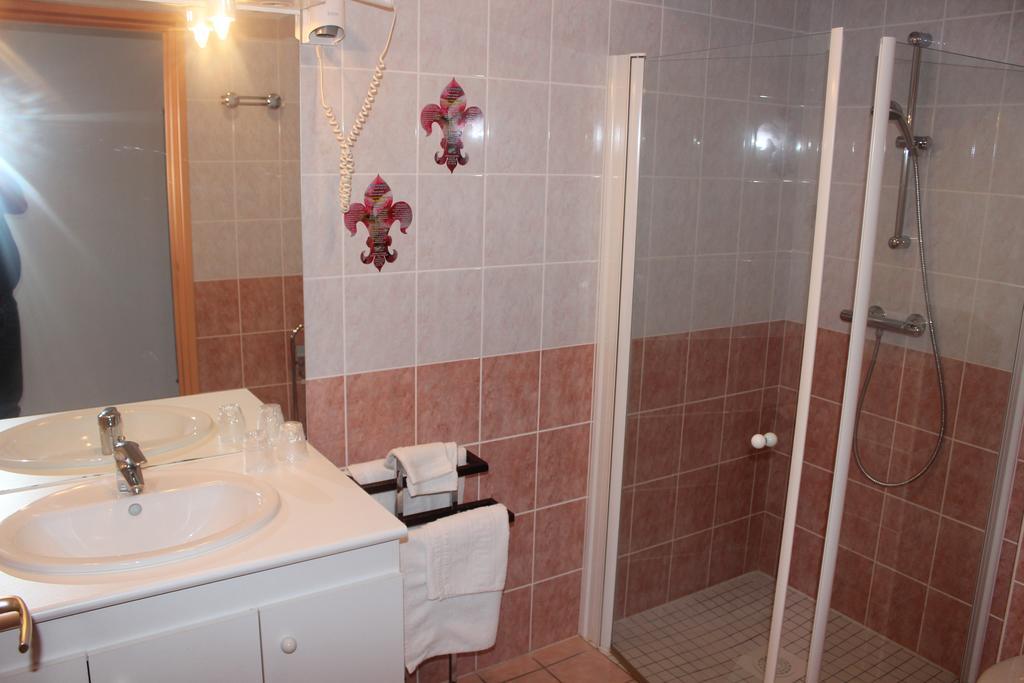 Le Champ Des Lys Hotel Amancey Bagian luar foto
