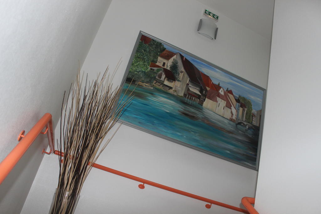 Le Champ Des Lys Hotel Amancey Bagian luar foto