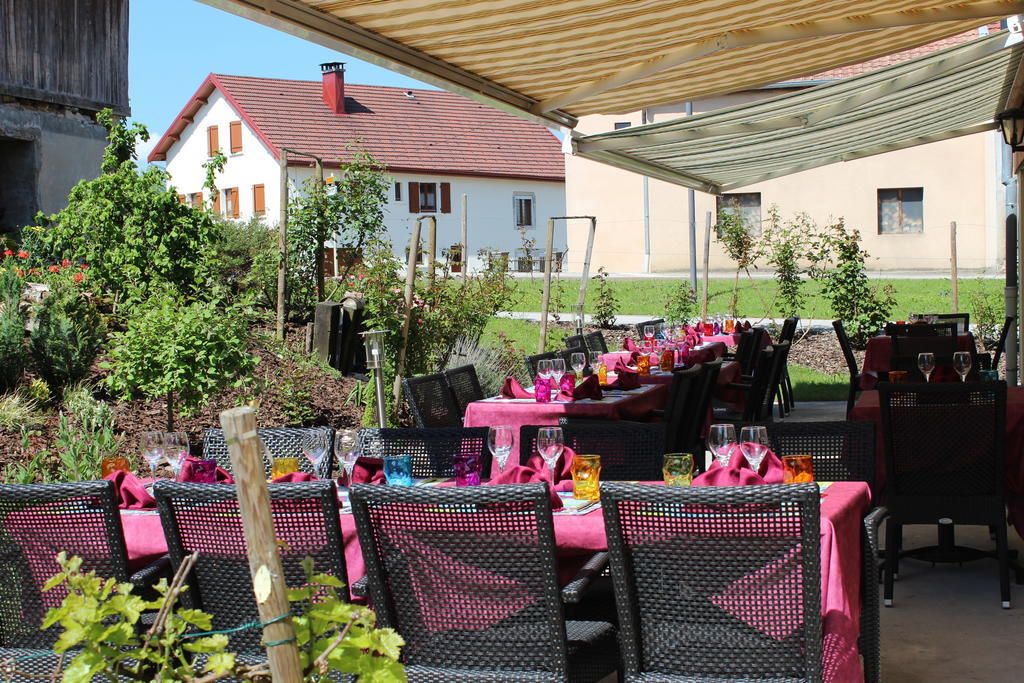 Le Champ Des Lys Hotel Amancey Bagian luar foto