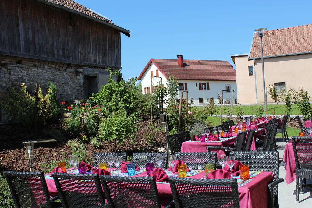 Le Champ Des Lys Hotel Amancey Bagian luar foto
