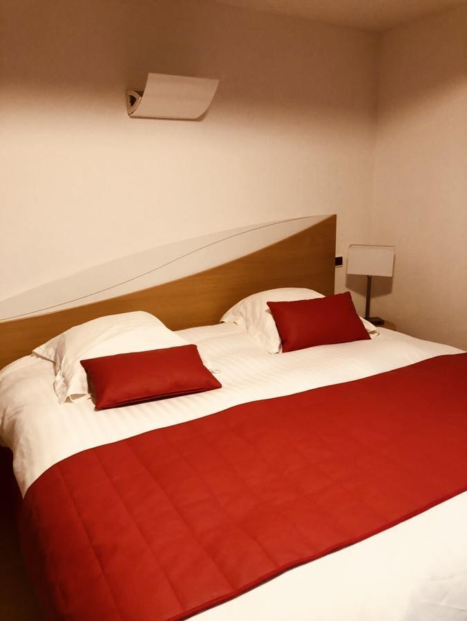 Le Champ Des Lys Hotel Amancey Bagian luar foto