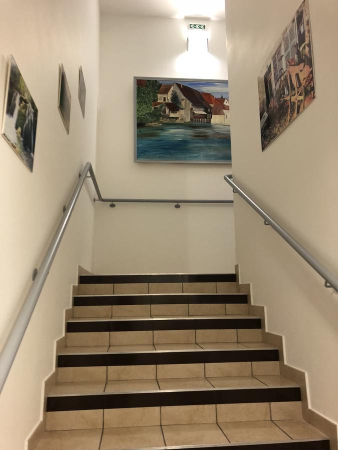 Le Champ Des Lys Hotel Amancey Bagian luar foto